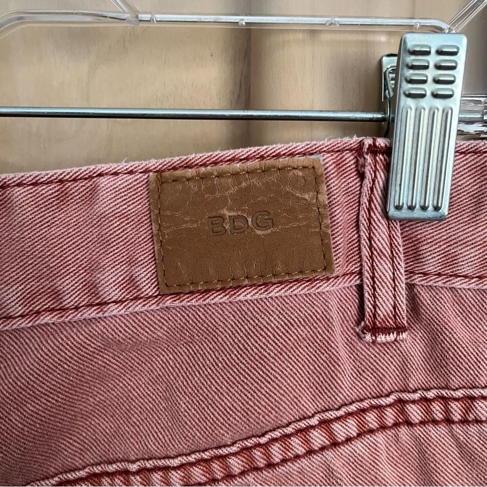 BDG Urban outfitters pink/faded red shorts w/ frayed hem waist 25” 100% cotton - Picture 4 of 9
